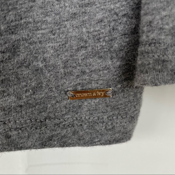 •Crown & Ivy Kids• Long Sleeved Dog Top - Size Medium - Picture 4 of 8